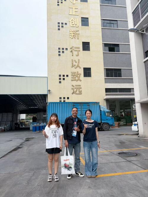 Palestinian Clients Visit Our Factory Right After the Canton Fair